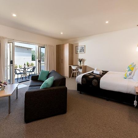 Boathouse Resort Studios And Suites Blairgowrie Exteriör bild