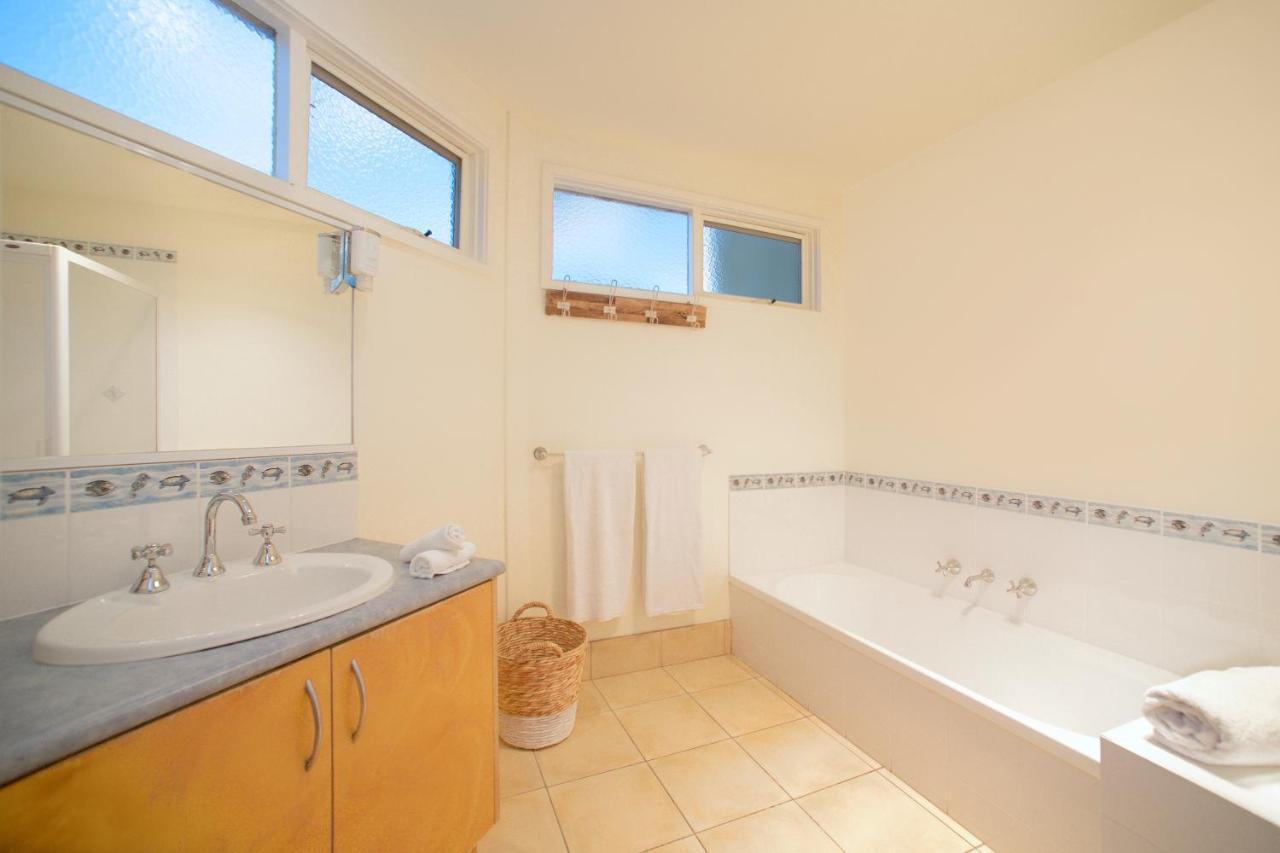 Boathouse Resort Studios And Suites Blairgowrie Exteriör bild