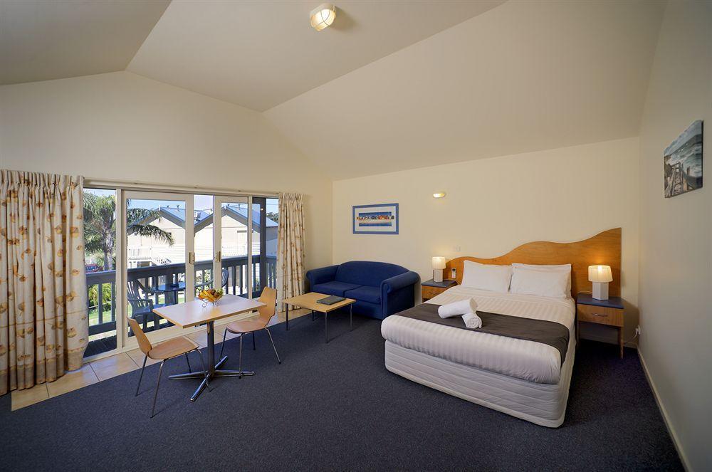 Boathouse Resort Studios And Suites Blairgowrie Exteriör bild