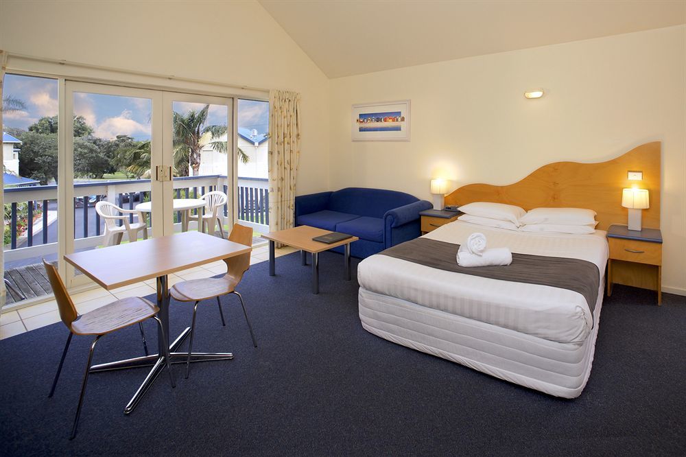 Boathouse Resort Studios And Suites Blairgowrie Exteriör bild