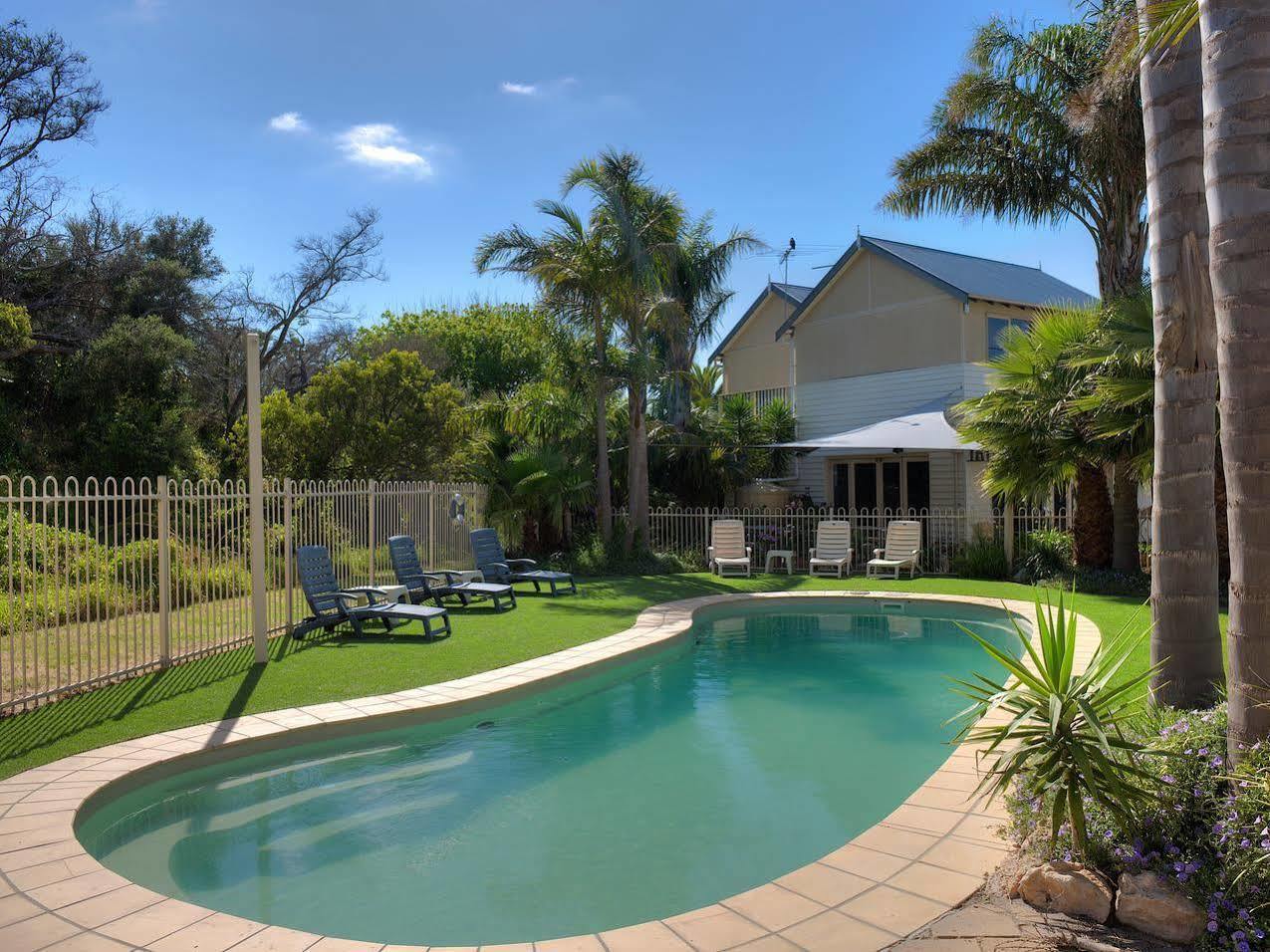 Boathouse Resort Studios And Suites Blairgowrie Exteriör bild