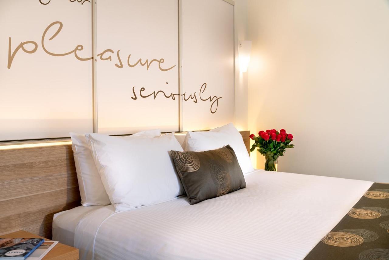 Boathouse Resort Studios And Suites Blairgowrie Exteriör bild