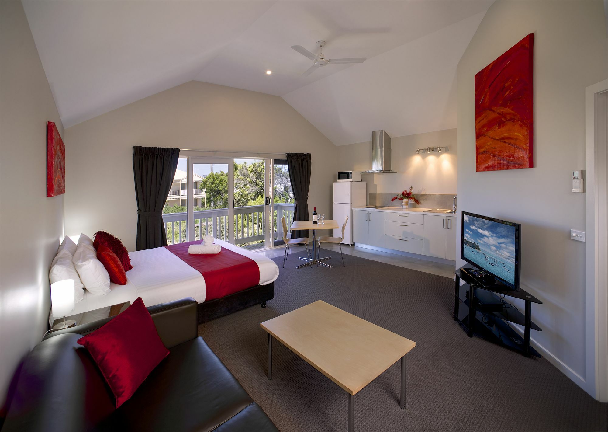 Boathouse Resort Studios And Suites Blairgowrie Exteriör bild
