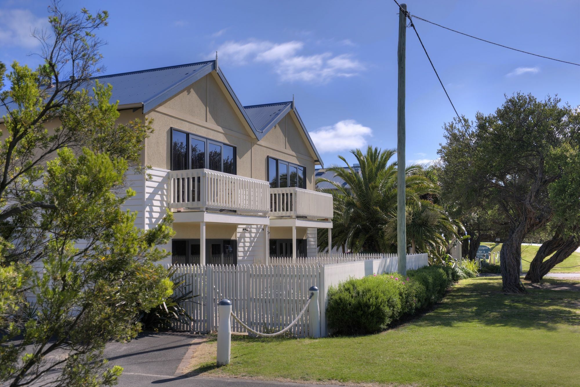 Boathouse Resort Studios And Suites Blairgowrie Exteriör bild